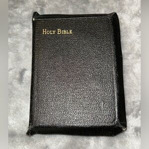 The Holy Bible Containing The Old & New Testaments King James Version